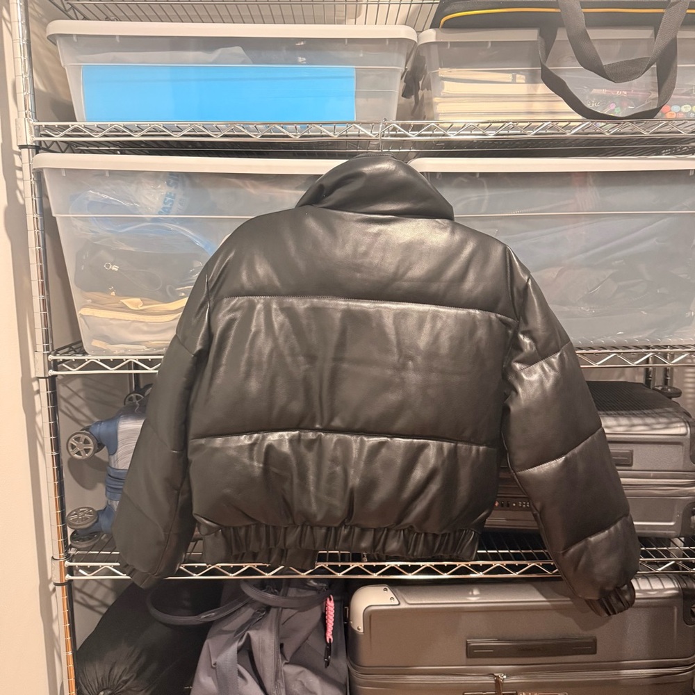 Abercrombie & Fitch Black Ultra Mini Vegan Leather Puffer - Picture 4 of 4